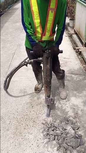 JACK HAMMER DRILL CONCRETE ROAD CEMENT HARD WORK