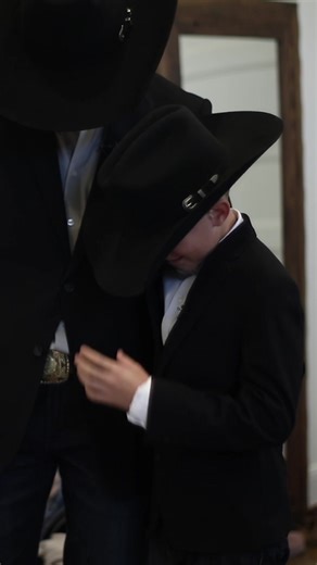 One of my favorite first looks ever 😭 #weddingvideo #fyp #emotionalweddingvideo #firstlook #wedding #emotionalfirstlook