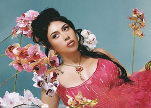 REVIEW: Kali Uchis Colors Outside Genre Lines on New Album ‘Orquídeas’