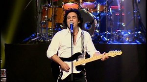 5.9K views · 496 reactions | Andy live at the Kodak theatre. Watch the full concert on Youtube/Andymusictv “To Nabashi “ Words:Paksima Music: Andy Madadian @andymusic1 @paksima_zakipour | Andy Madadian - Official | Facebook