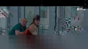 54K views · 2K reactions | Filme: Bird Box (2018) Sinopse: Bird Box é ambientada em um mundo tomado por insanidade. No livro, narra-se eventos inexplicáveis que desencadeiam um impulso violento e incontrolável nas pessoas fazendo-as cometer suicídio. Publicado por: Wolf Warren | Filmes de Terror & Horror | Facebook