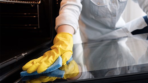 Comment bien nettoyer son four ?