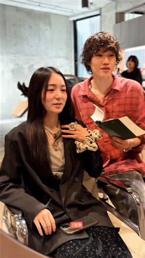 高橋 香汰 ( kota takahashi ) on Instagram: "1年間伸ばした髪の毛をバッサリレイヤーボブにしたら・・・ 【ご予約方法✅】 📍ネット予約のやり方 ①App Storeで「DaB公式アプリ」をダウンロード ②必ず【KOTA指名して予約】を選択 ③予約希望のクーポンメニューを選択 or ❶僕のインスタプロフィールURLをtap ❷「予約はこちらから」を選択 ❸予約希望のクーポンメニューを選択 📍DM予約のやり方 ①お名前カタカナ(フルネーム) ②お電話番号 ③顧客or新規 ④ご希望のメニュー ⑤複数の希望日 ⑥紹介希望 (僕の予約が埋まっていたり、休みの場合 僕の弟子を紹介します) "予約は確約''できる方のみ。 ※DM予約後は基本的に予約のキャンセルや移動は、 承っておりません⚠️ ※DMは返信に時間がかかりますので 必ずネット予約からチェックお願いいたします🙇‍♂️ 📍次回予約 ★顧客様限定 来店していただいたお会計時に 2ヶ月先まで予約をお取りできます。 最近の予約は埋まるスピードが早いため 次回予約がおすすめです。 【MENU : 基本料金✅