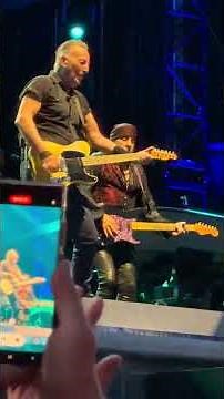🎸🔥 #1 #Bruce Springsteen: Witness the Electrifying Energy of '2024 Tour' Concert Experience Onstage!