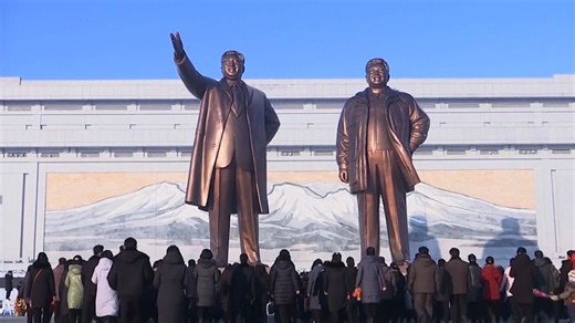 Video. Crowds in Pyongyang welcome the start of the New Year