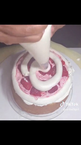 Another beautiful ass cake.Another dark ass video, smh. #cake #caketok #fyp #viral #love #baker #cakedecorating #athomebaker #pipingbuttercream #crumbcoating #caketutorial #cakevideo #cakefillings