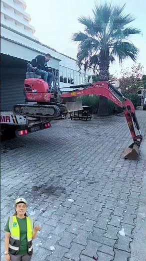 Wrong Use of Machinery | Operator Mistake Can Lead to Serious Accident #workplacesafety #accident