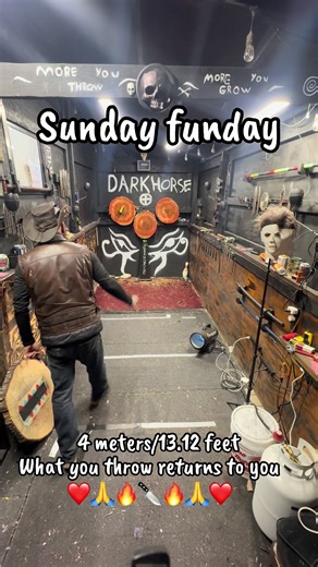 Sunday funday with the sharkbite cleaver. For me Sunday funday is about just having fun throwing my not everyday throwers, the one offs, the modified the unique throwing knives in my collection. #knife #throwing #trickshot #accuracy #aluminati