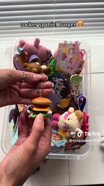 this is your daily reminder that we love key chains here at Queen Chain and we have plenty for everyoneeee to have a lil 🤗🫶 shop our 7 random key chain bundle right now at shopqueenchain.com 🧚🏻‍♀️❤️✨ #keychain #keychains #trinkets #fyp #japan #tokyo #y2k #2000s #sanrio #vintage #nostalgia #littletwinstars #tiktokshop #shopping