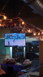Welcome to Cocomo’s Grill on beautiful Marco Island, Florida — where the motto says it all:“Get here FAST… and take it SLOW.”☀️⛱️ Serving up Marco Island’s favorites every day:🥩 Steaks🦐 Fresh Seafood🍝 Pasta🥗 Salads🥪 Sandwiches🥬 Chicken Lettuce Wraps🐟 GrouperAnd don’t miss our famous house specialty…Seared Ahi Tuna Nachos — crispy, fresh, and absolutely delicious! 🔥Whether you’re enjoying drinks at the bar 🍹, relaxing in our cozy dining room 🍽️, or grabbing a bite with friends — Cocomo’