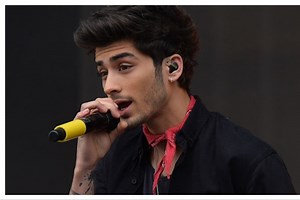 Harry Styles helps fan's gender reveal at Edinburgh concert