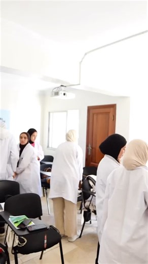 ✨ Découvrez nos formations paramédicales en action ! ✨ Plongez dans le déroulement d’une séance de formation pour assistantes médicales et pharmaceutiques. 💉 Des cas pratiques réels pour apprendre, s’exercer et maîtriser les techniques indispensables au monde professionnel. 🎯 Avec Hightech, chaque étudiant reçoit un apprentissage concret et complet pour devenir un professionnel qualifié et confiant. 💪 Rejoignez-nous et préparez votre avenir dans le domaine médical et pharmaceutique ! #Formati