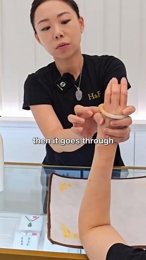 How to Put on Your Jade Bangle ✨