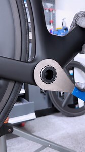 Track Bike Assembly STEP 5 Installing the Chainset and Bottom Bracket.⚙️🚀 #icancycling #TRA01 #trackbike #bikeassembly | Icancycling