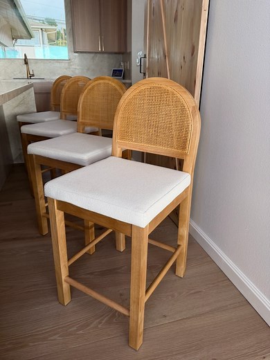 Amazon Rattan Bar Stools! 🔗COMMENT “chair” to receive a DM. These upholstery rattan bar stools are so beautiful and they are on BF/CM Deal 🙌💛 #amazonhome #kitchenstools #rattanstyle #founditonamazon | Elnaz Hamai Home Hacks