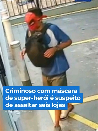 Um homem suspeito de assaltar lojas usando uma máscara de Homem-Aranha é procurado pela polícia em São José dos Campos, no interior de São Paulo. Segundo a investigação, ele agia com um comparsa, que já foi localizado e preso. O suspeito que usava a fantasia segue foragido. #BalançoGeralSP 👉 Veja a reportagem completa no #BalançoGeral em R7.com/balancogeral