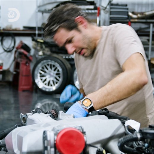 Can Elvis help build the fastest McLaren in the WORLD? 🤯🏎️ #WheelerDealersWorldTour | Discovery Channel UK