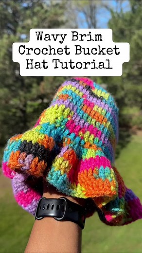 How to Crochet a Wavy Brim Bucket Hat Tutorial