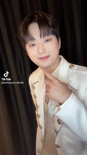 Lee Chan-won's TikTok video: Kicking off his official activities, a huge hit on TikTok too, Trot ...