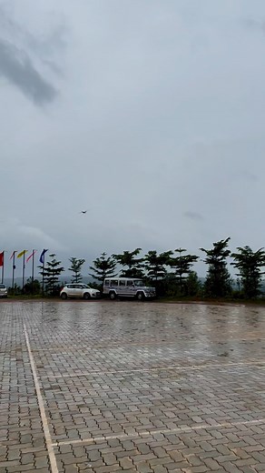 3M views · 10K reactions | Battery low ആയപ്പോൾ ✈️വിമാനം തിരിച്ചു ഇറക്കുന്നു # #reelsvideoシ. #excellentaviation | Junaid C | Facebook