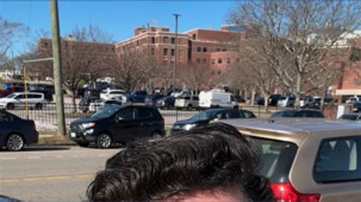 Prisoner escapes hospital