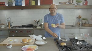 Do *NOT* over-season the beef (leave the extra ingredients for meatloaf!) and always go for ground meat with some fat content 🍔 Get more of Michael D. Symon's key burger tips right here 💯 #ThrowdownWithMichael > Back-to-Back New Episodes Start Tonight at 9:30|8:30c | Food Network