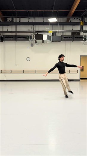 To continue our Nutcracker in July celebrations, let’s take a look at company dancer Helio Lima