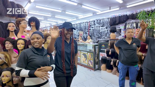 “Why are there no ‘CEO overlords’ from Zhejiang? Because their cars are either on the way to load goods—or already loading.” In Johannesburg’s Dragon City, ZICC joined Zhejiang entrepreneurs for a market walk. From migrant workers to business owners, they’ve woven their grit and resilience into the heartbeat of South Africa’s “Rainbow Nation”. #Zhejiang #Entrepreneurship #ChinaAfrica #Johannesburg #DragonCity | In Zhejiang