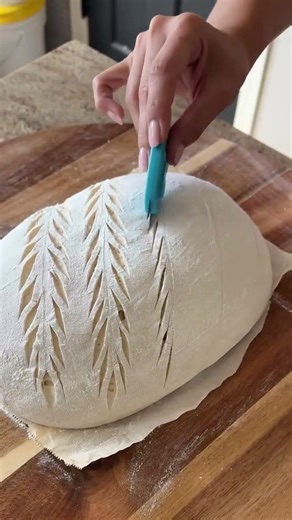 Wheatstalk scoring #sourdoughbread #sourdoughstarter #sourdoughbaking #sourdoughstarter