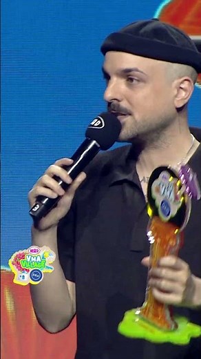 O APON είναι ο καλλιτέχνης POP στα Mad VMA26 από την ΔΕΗ