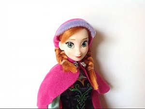 Disney Store Classic Doll Collection Frozen Anna 2013 review