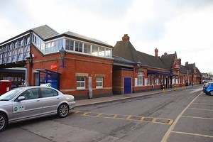 Newbury railway station - Alchetron, the free social encyclopedia