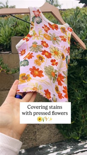 Liz Spencer • Natural Dye & Plant Color on Instagram: "Breathing new life into loved garments to extend their usability. ✨ ☞ Comment PLANT POWER & I’ll send you direct links to my ✷🗜️Plant Pressing Tutorial (📌 retiring from ✨AYIND✨SOON!) ✷🌼 Overdye Tutorial *new in my shop ✷🌸 Pressed Flower Packs 🗜️This mid autumn flower printing project is made possible by my dry/pressed flowers stash. Learn to create your own 📚 LIBRARY of BOTANICALS to use ANYTIME OF YEAR! This How to 🌿 Press & Preserve