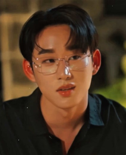 Mok had his bonus docked and when there was none left he had his pay docked and now his boss is head over heels in love and making it 100% Mok’s problem. Hashtag Save Mok 🤭 #meandtheeseries #est_rvp #estsupha #meandthee