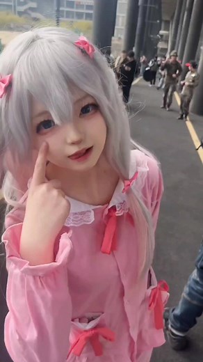 2.6M views · 10K reactions | 这小土豆才三年级#cos #漫展 #和泉纱雾cos #sagiri | Setup Cosplayer | Facebook