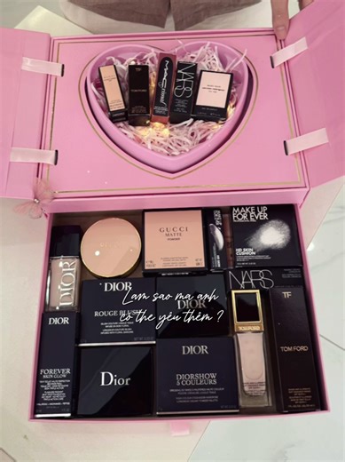 Quà Kỷ Niệm Ngày Yêu Độc Đáo