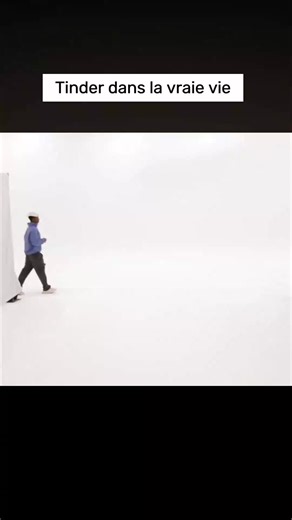 Oubliez les swipes, voici la version grandeur nature du dating app ! 🤯 La mise en scène de ce concept de Tinder dans la vraie vie #tinder #france #fyp #datation