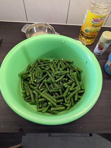 Bohnensalat mit Essig und Öl