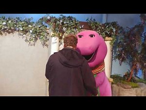 meeting Barney the dinosaur at universal Orlando before closures