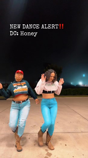 WAIT for that beat drop 🔥 the sync was CRAZY!! A local artist hit me up to create a line dance to his song “Dat Luv” 🎶 Definition Of Musicc And we ATE that mff up!! 💃🏽 #shreveport #linedance #newdance | Mary Nell Myles