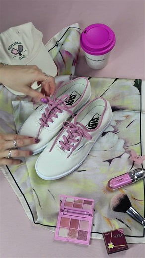 Clássico Vans em versão ainda mais delicada 🤍 #vans #softgirl