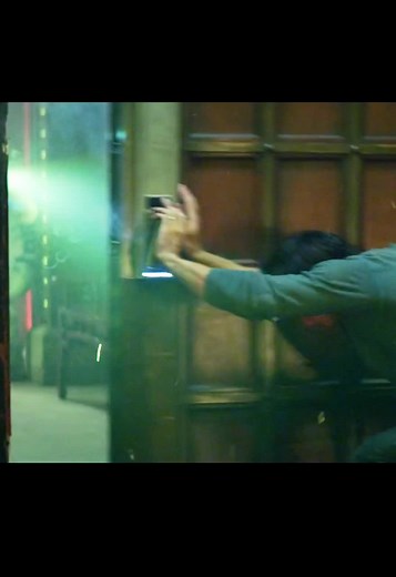 Intense SWAT Operation in Total Recall Movie Clip