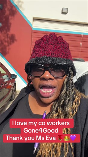 Working my M-F 8-4 job and I tell yall my co workers are the reason I stay!!! I love everyone but yall know when you work with good people it makes a difference for sure!!! Thank you Ms Eva