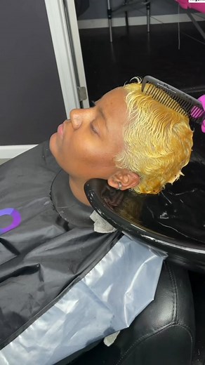 Easy Finger Waves Tutorial for Short Hair