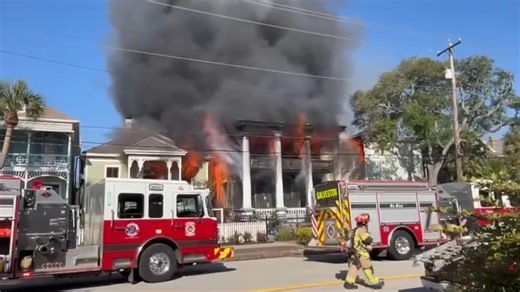 Firefighters rescue 2 from historic Galveston mansion fire