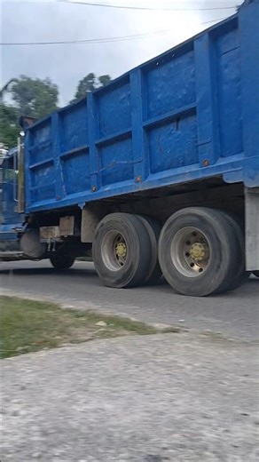 LOUD detroit series 60 jake braking 🔥 #trending