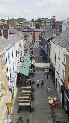 ✨ Stockport's independent scene is thriving | Totally Stockport! ✨ 📌 Here's Visit Manchester's Guide to visiting Stockport’s Underbanks indie businesses. In order of appearance: yón orangé is the latest addition to Stockport. Head in for a matcha and the laid-back vibes 🍵 squound is a true homeware lover's paradise; it’s like walking back in time to the 60s/70s with their statement pieces and décor 🛋️ Rare Mags is packed with rare books and magazines you won’t find anywhere else. Top Of The T