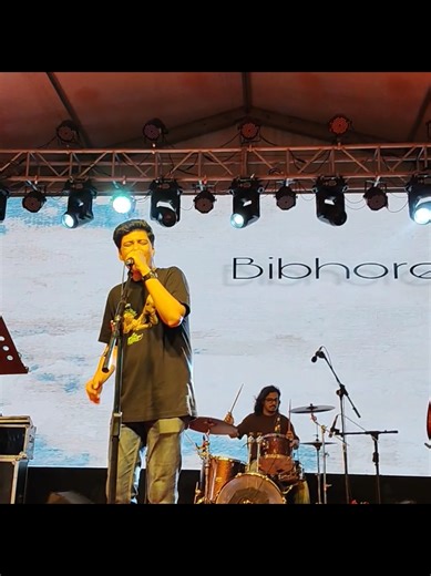 Here's how we enjoyed Bibhor so far, releasing tonight when the clock hits 12! Love is blue. #supportlocalmusic #levelfive #newmusic