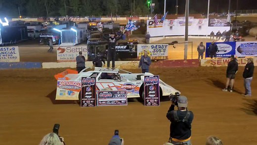 Ben Watkins Racing scores a dominant victory in tonight's Carolina Clash Super Late Model Series 40-lap feature in the 𝐒𝐭𝐢𝐜𝐤 𝐄𝐥𝐥𝐢𝐨𝐭𝐭 𝐌𝐞𝐦𝐨𝐫𝐢𝐚𝐥! Benji Hicks & Brett Hamm round out the top-3! 🏆 | Cherokee Speedway