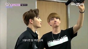 【EXO】BAEK HYUN of EXO Attacks SUHO's Abs! [Heart_a_tag] ep.02
